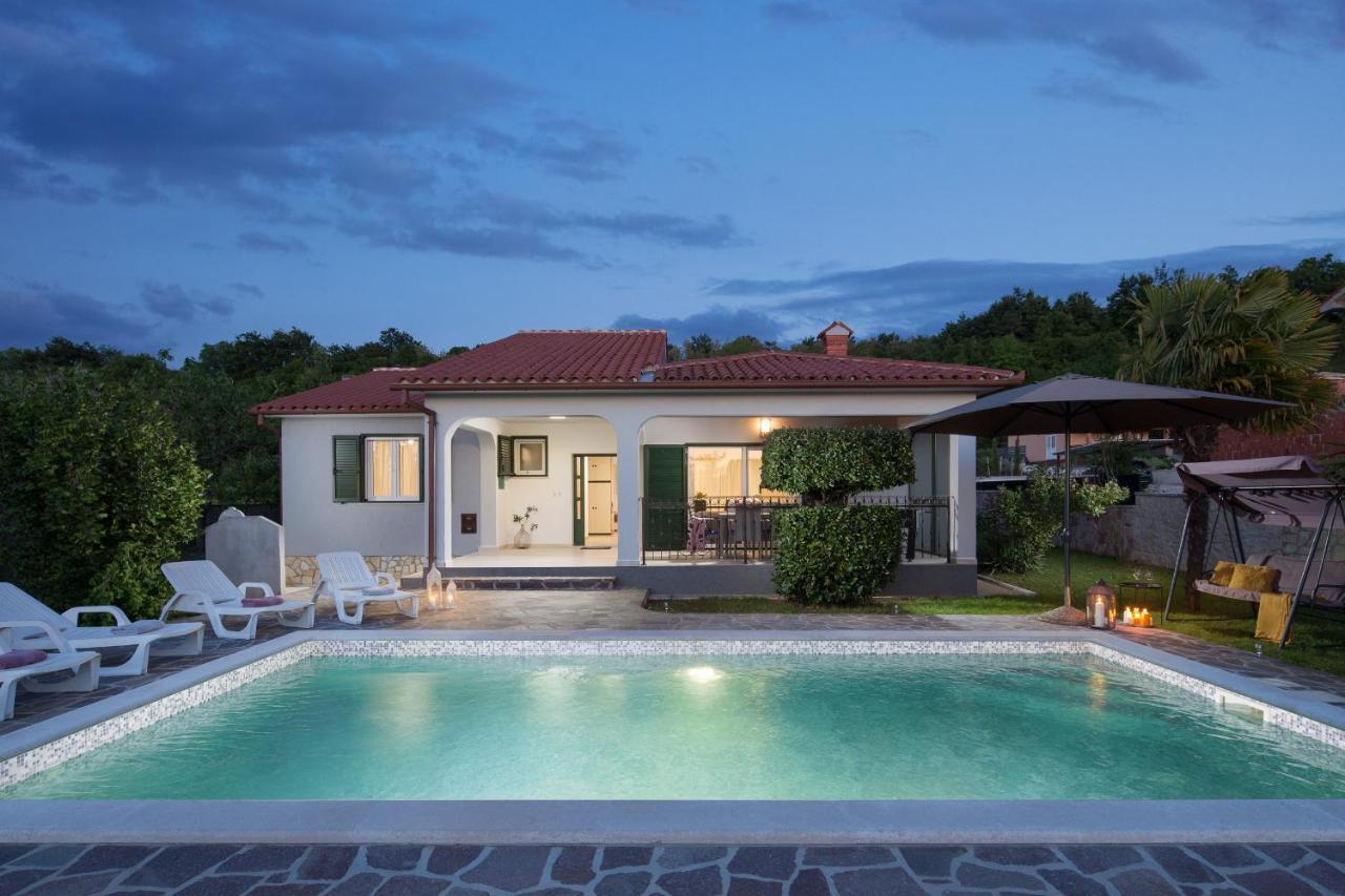 Amaryllis Villa *