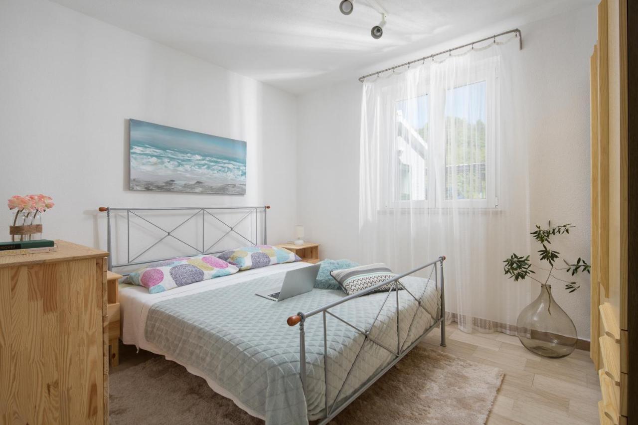 Amaryllis Villa *