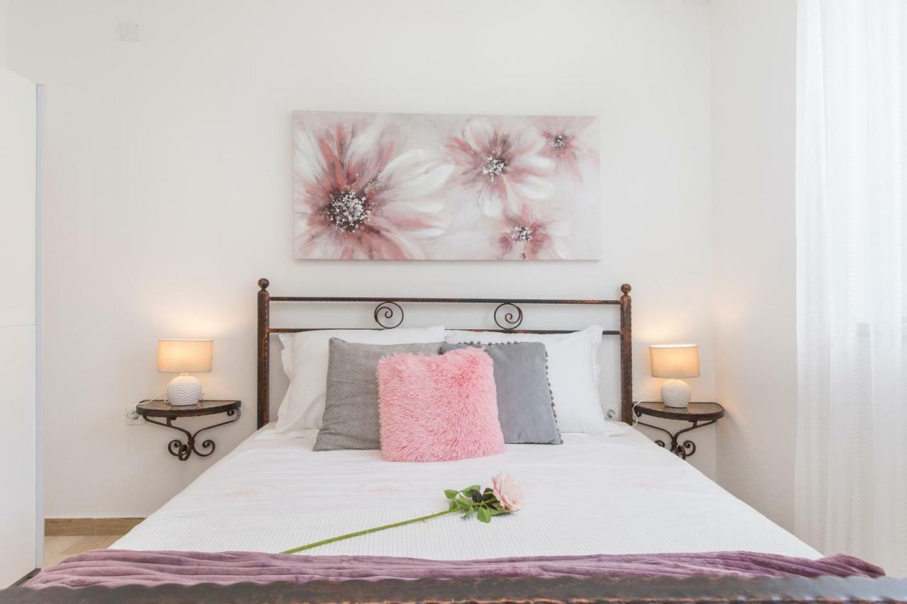 Amaryllis Villa *